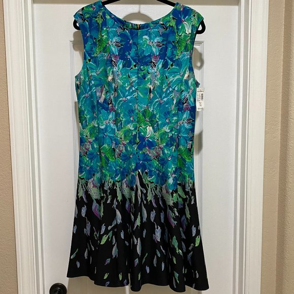 NWT Scuba Fit & Flare Dress Floral Back Zip Blue Black size 16 - Picture 5 of 14